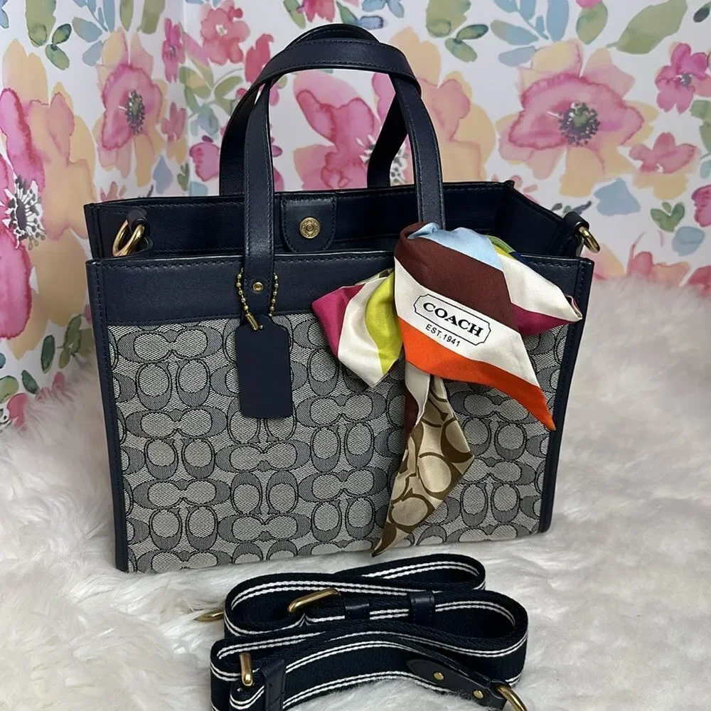 💯Authentic Coach Tote Monogram Handbag🍀